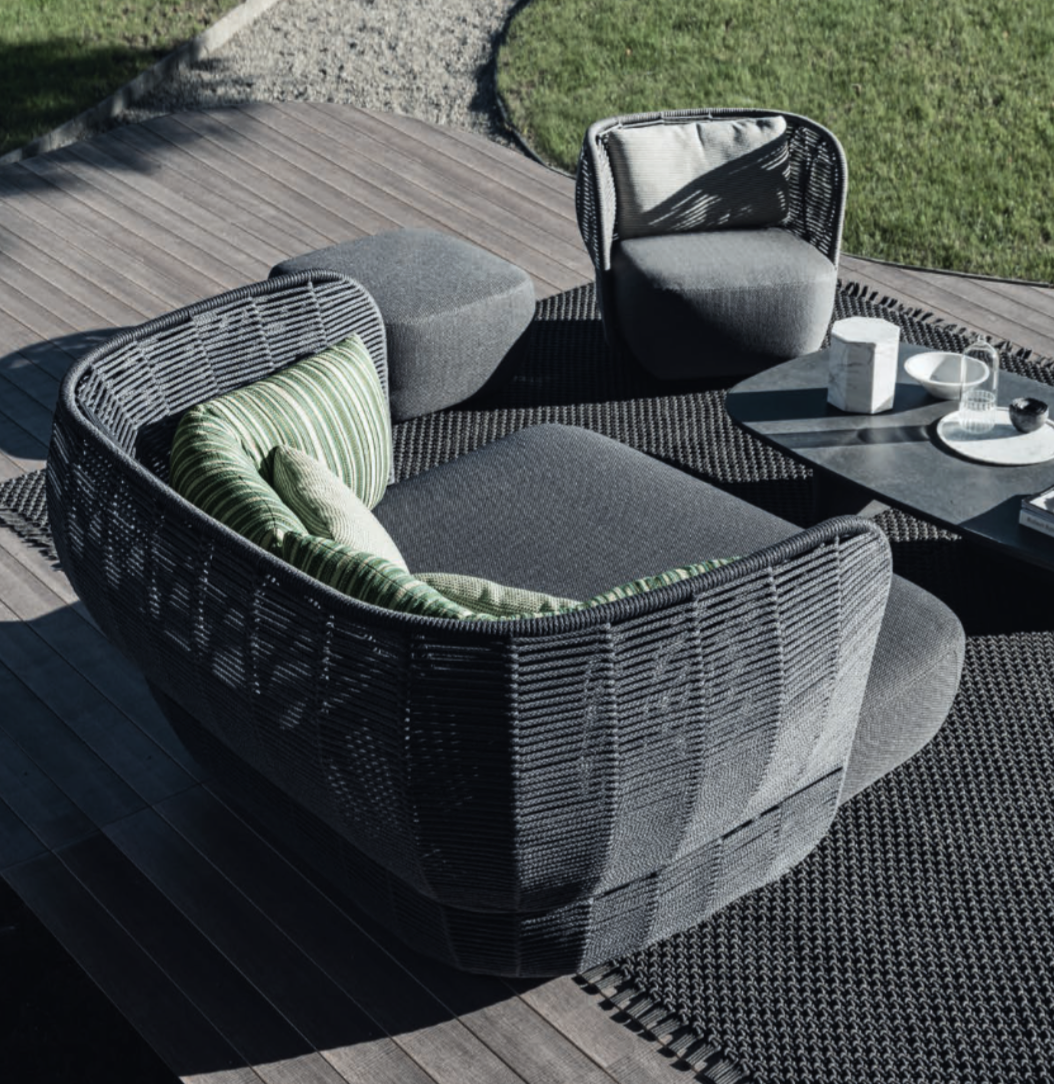 كراسي بذراعين باي الخارجية