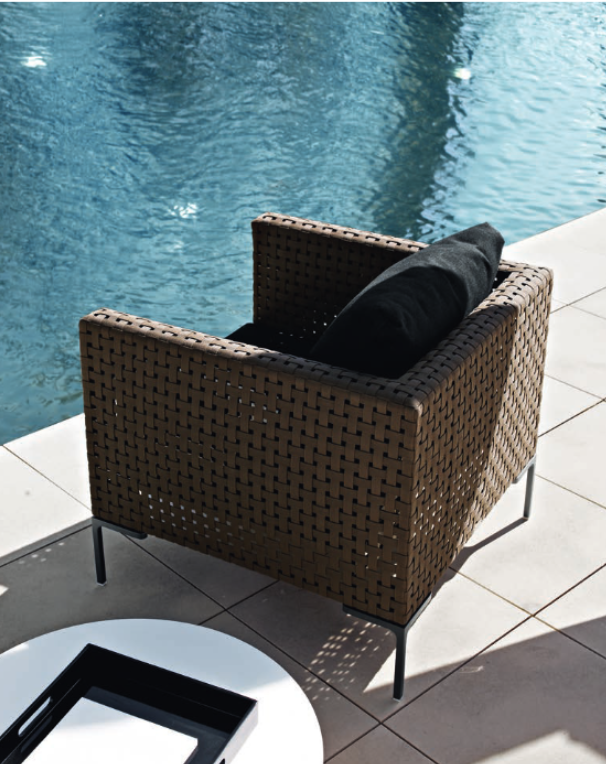 كرسي بذراعين Charles Outdoor