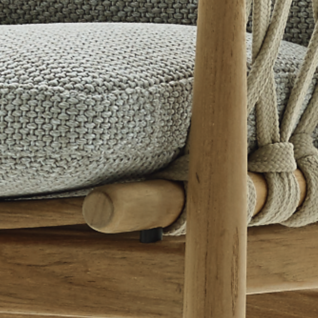 كراسي جينيسترا الفاخرة | خشب الساج للاستخدام الخارجي