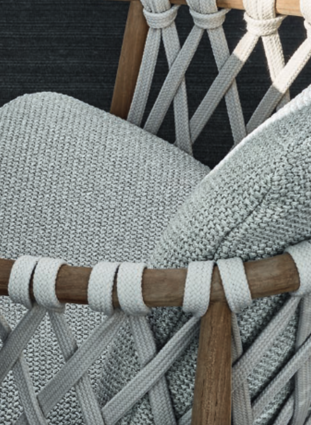 كراسي جينيسترا الفاخرة | خشب الساج للاستخدام الخارجي