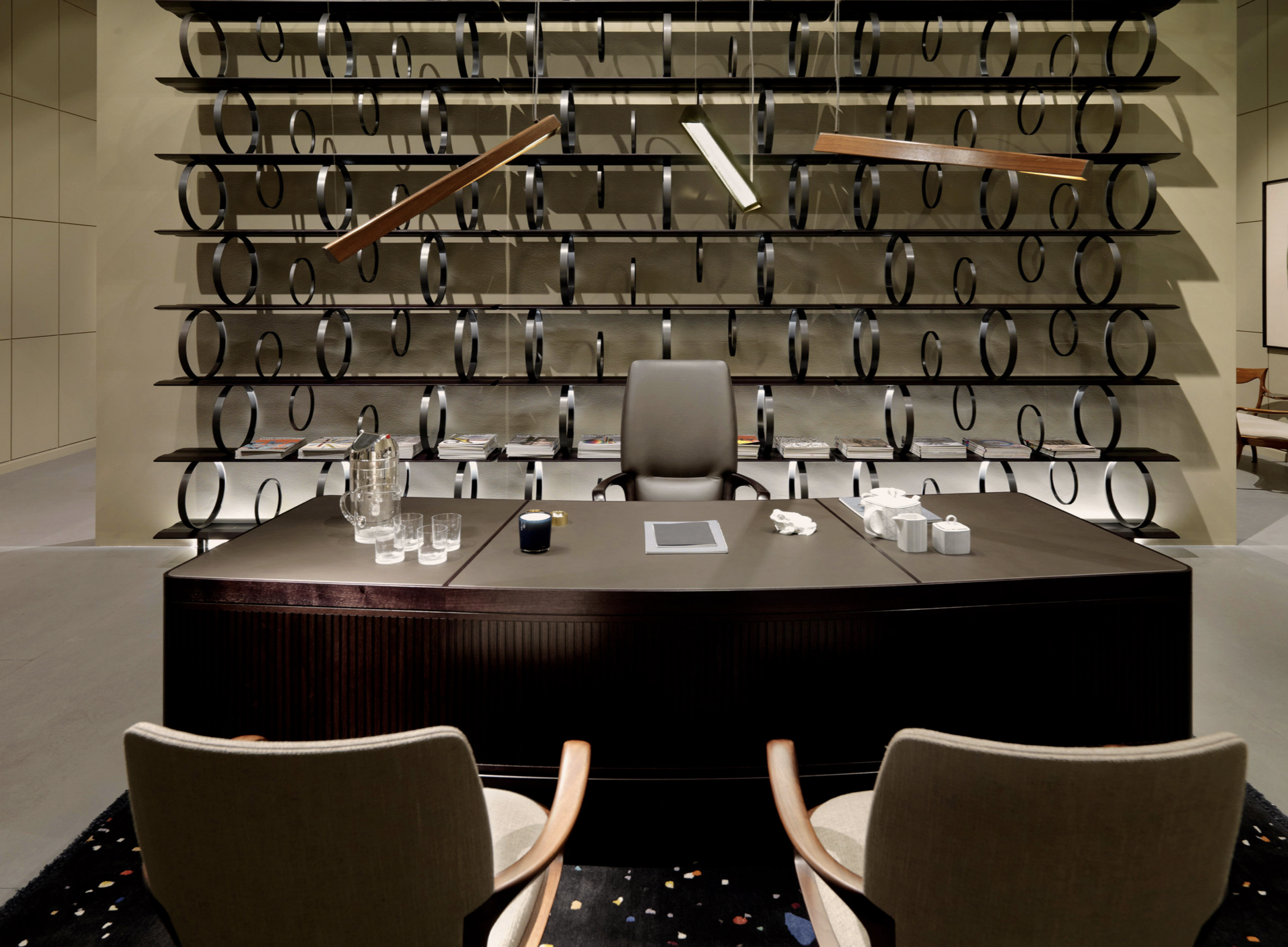 Дизайнерский стол Paperweight