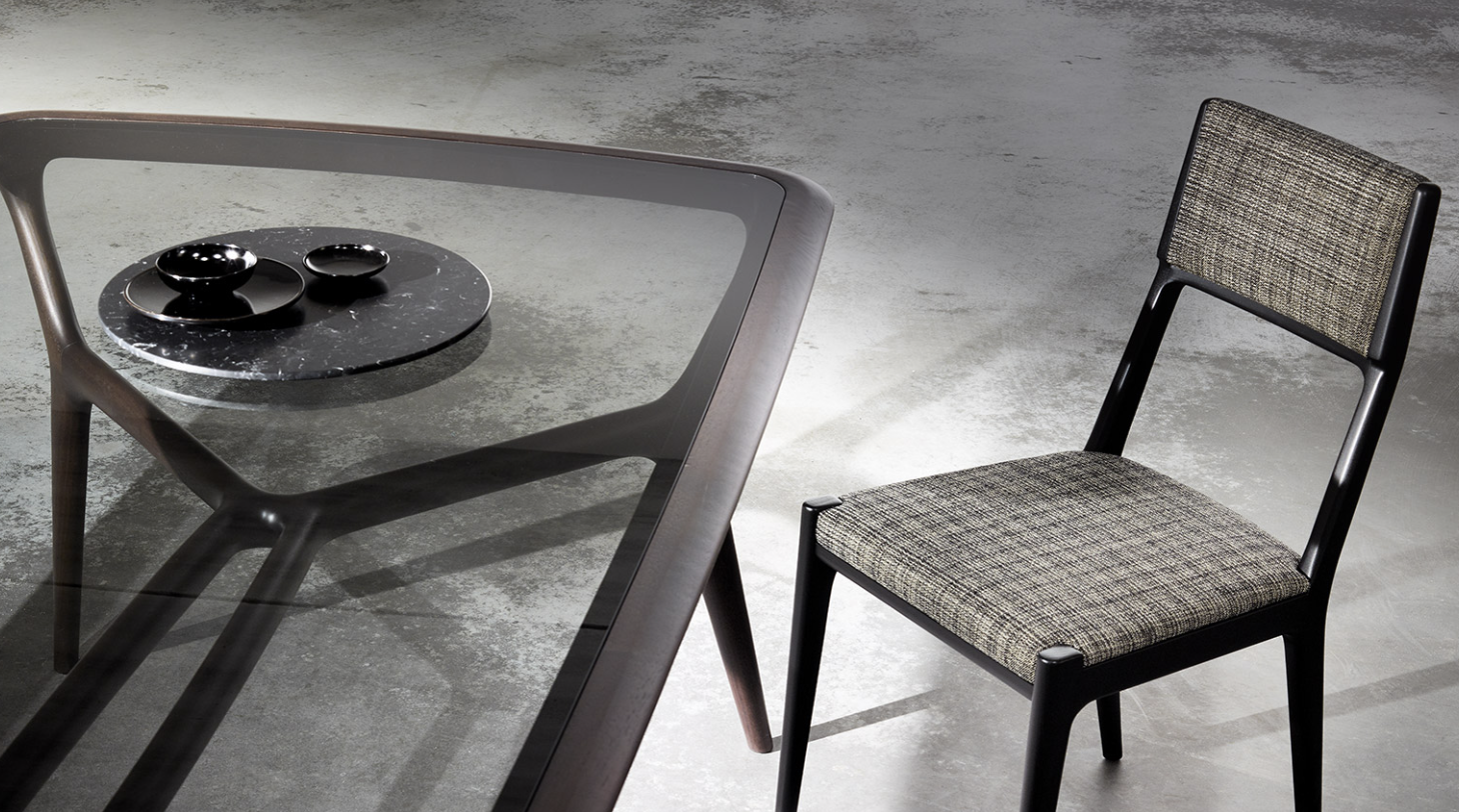 طاولة سيفينمايلز