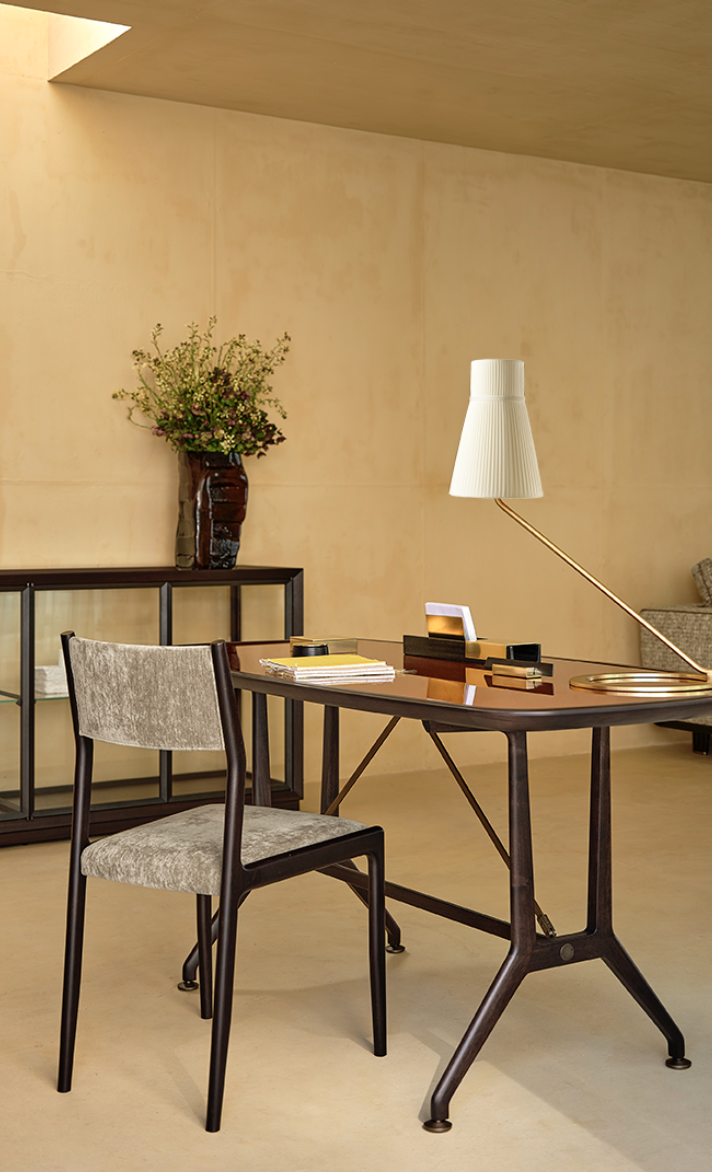 Дизайнерский стол Sopwith от Джузеппе Казароза