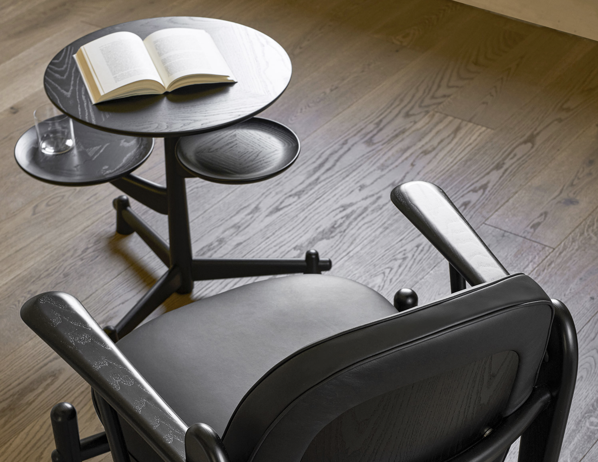 طاولة Árbol الجانبية