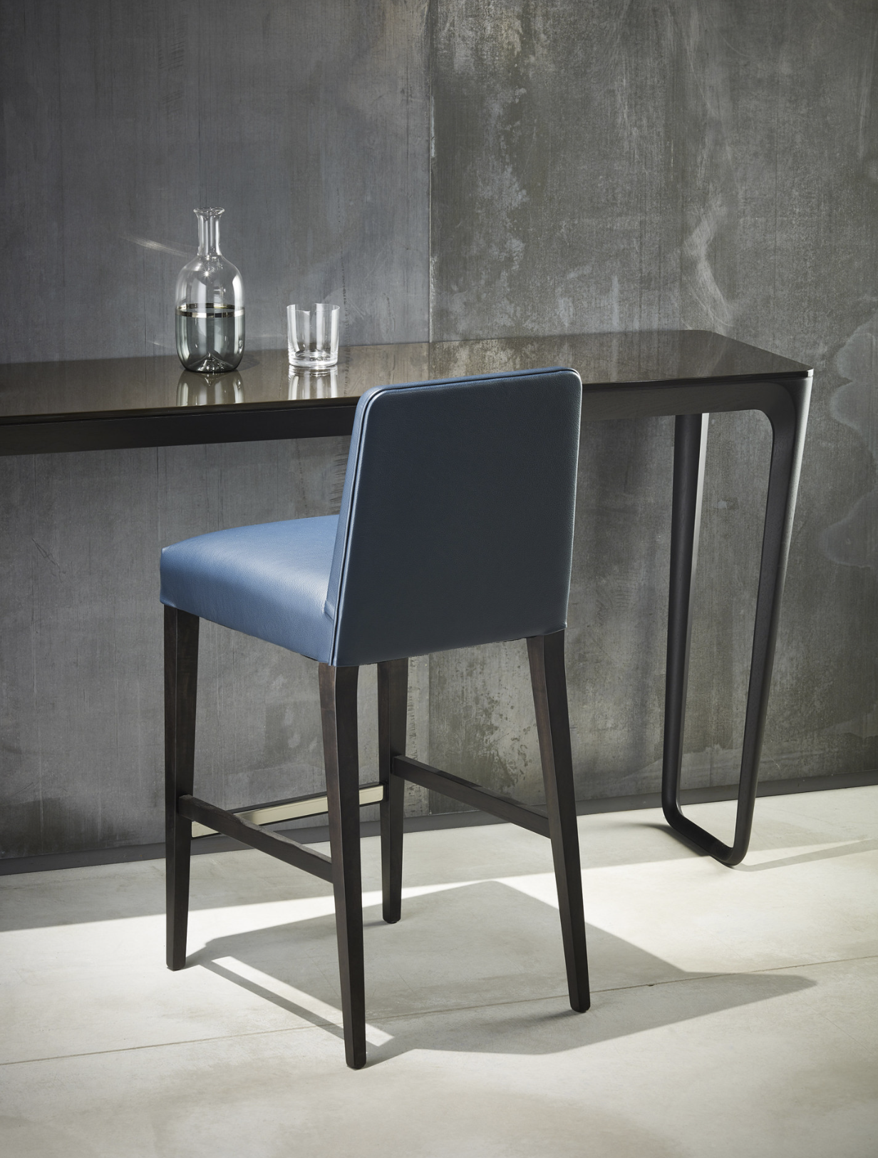 كرسي بار كلاسيك | روبرتو لازيروني