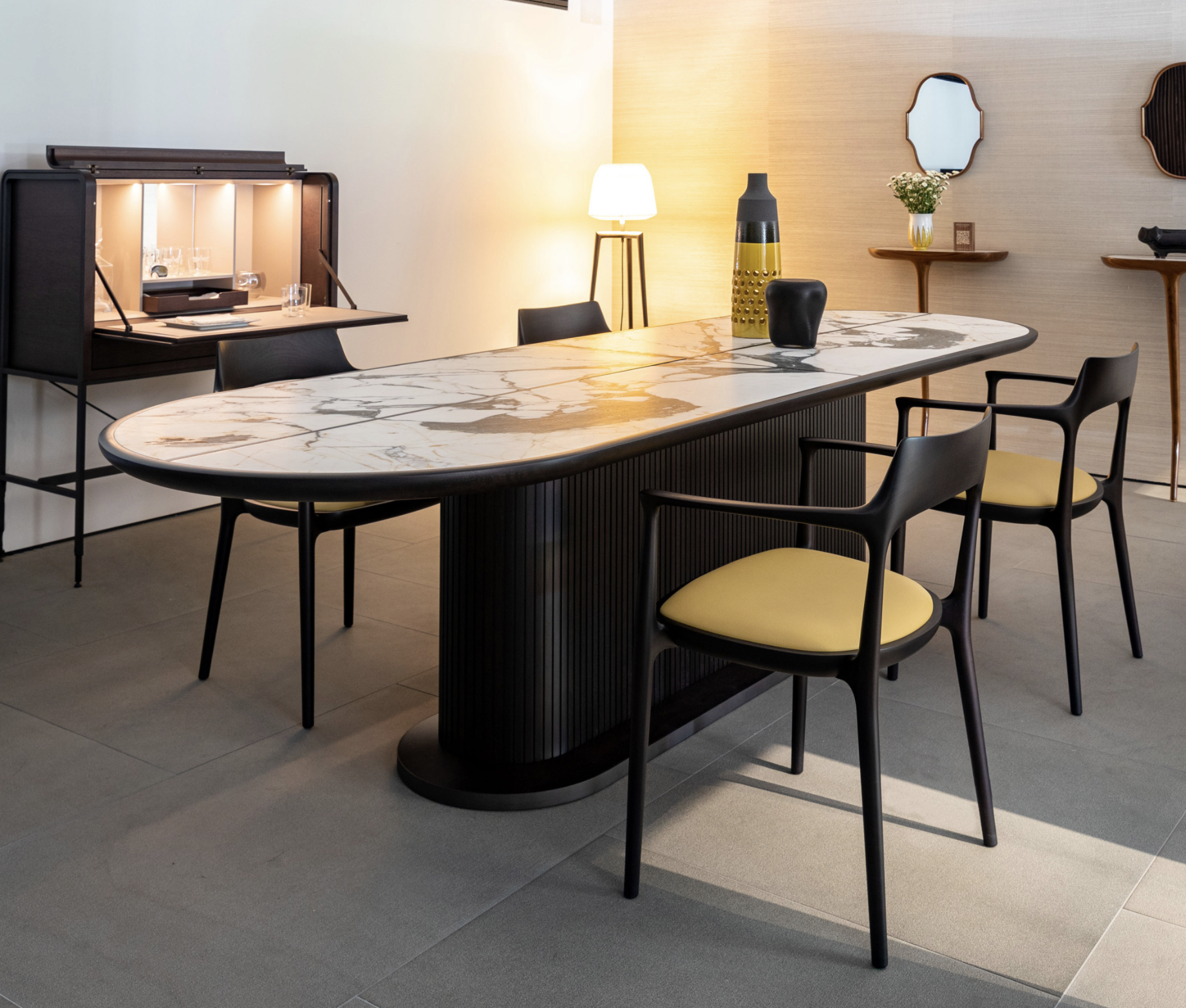 كرسي جانين بذراعين