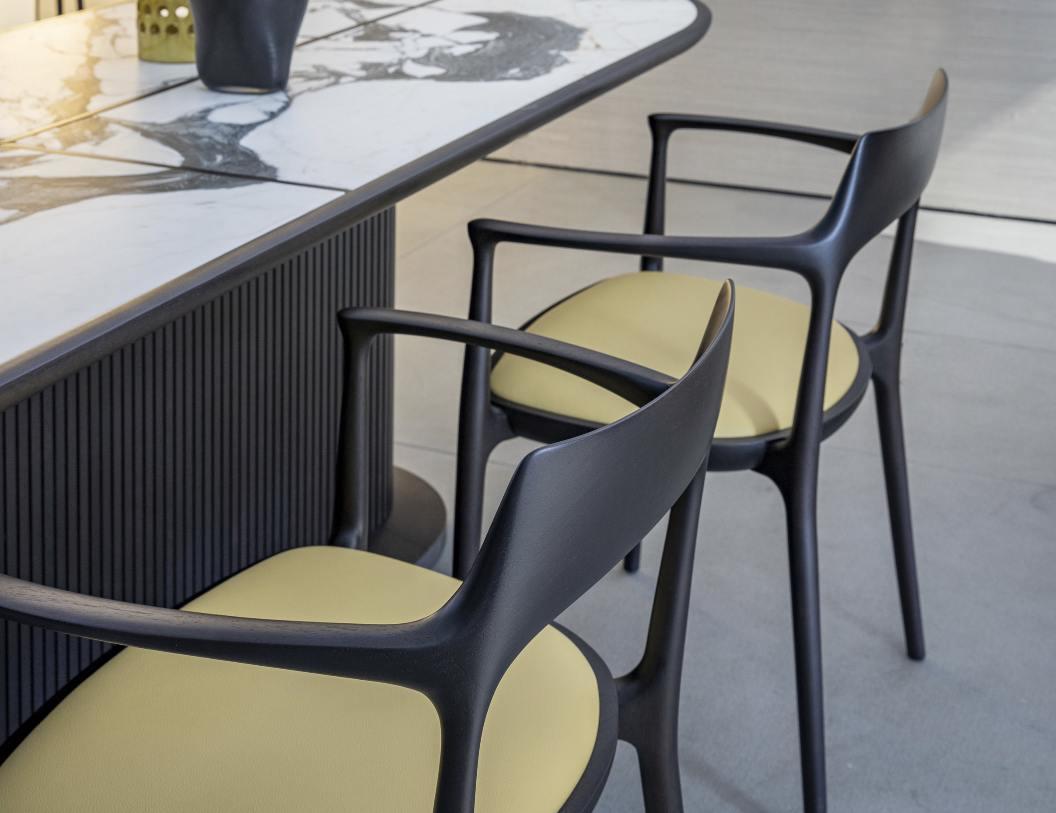 كرسي جانين بذراعين