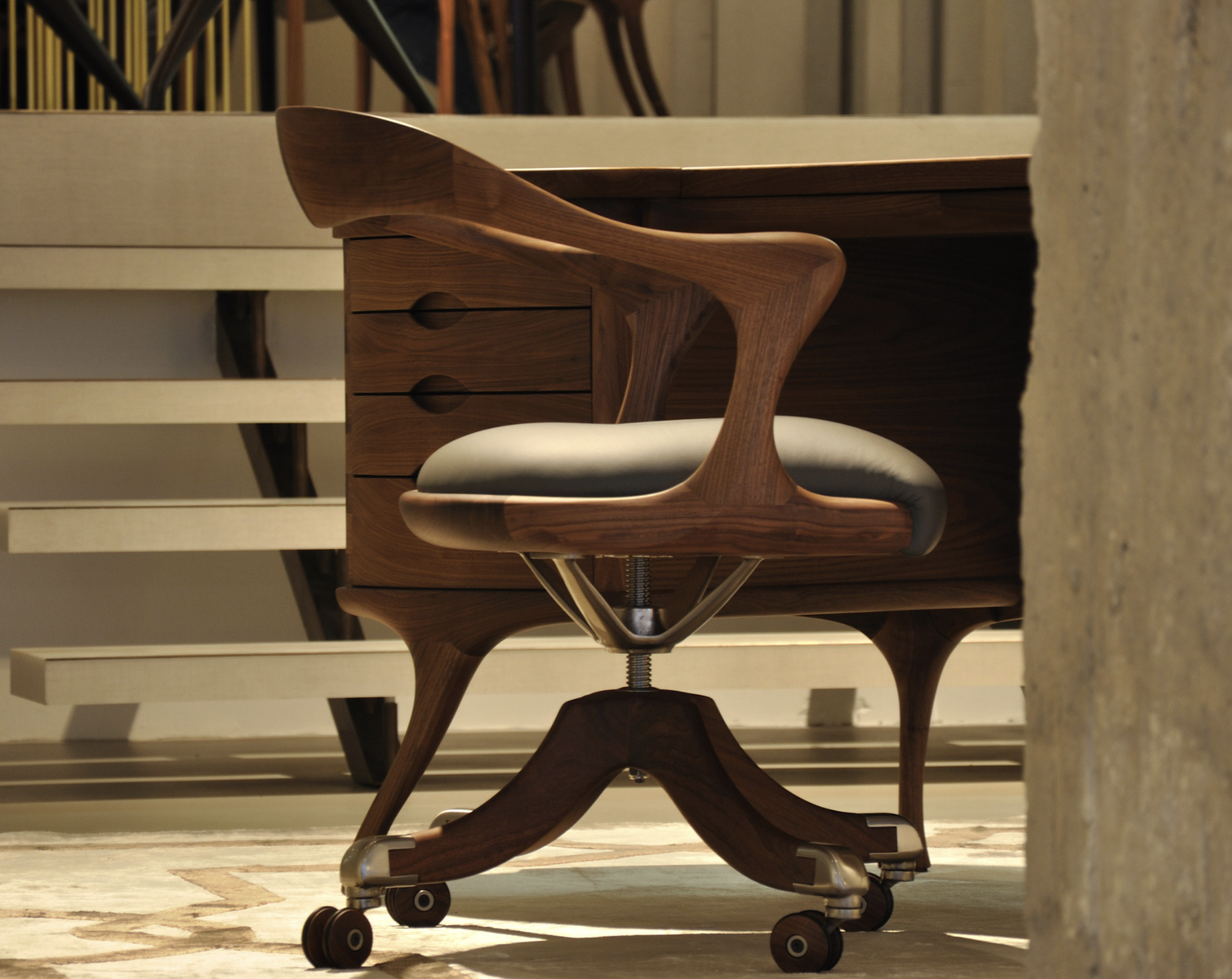 Дизайнерское офисное кресло Marlowe от Roberto Lazzeroni