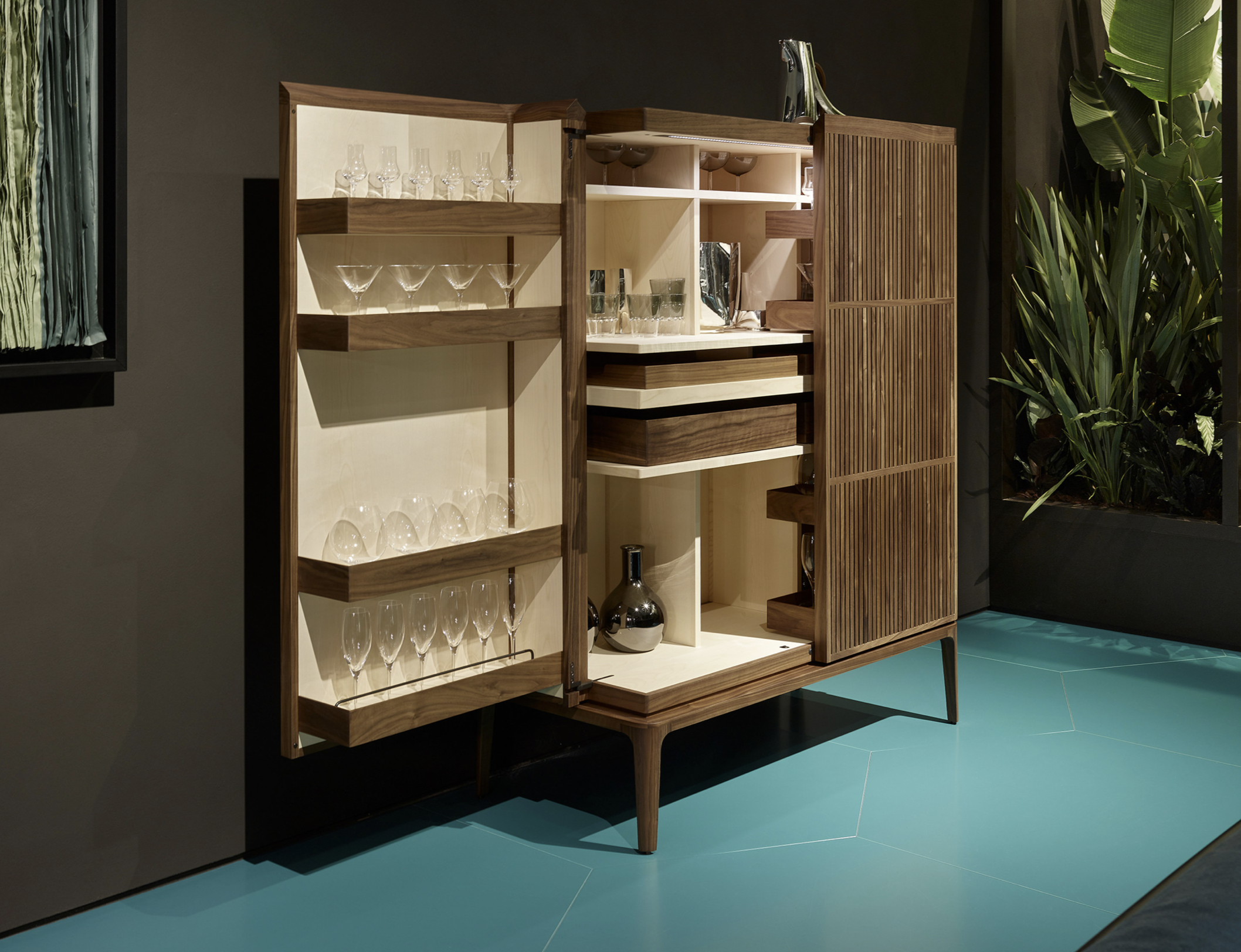 Шкафы для хранения Neverfull High и Mid