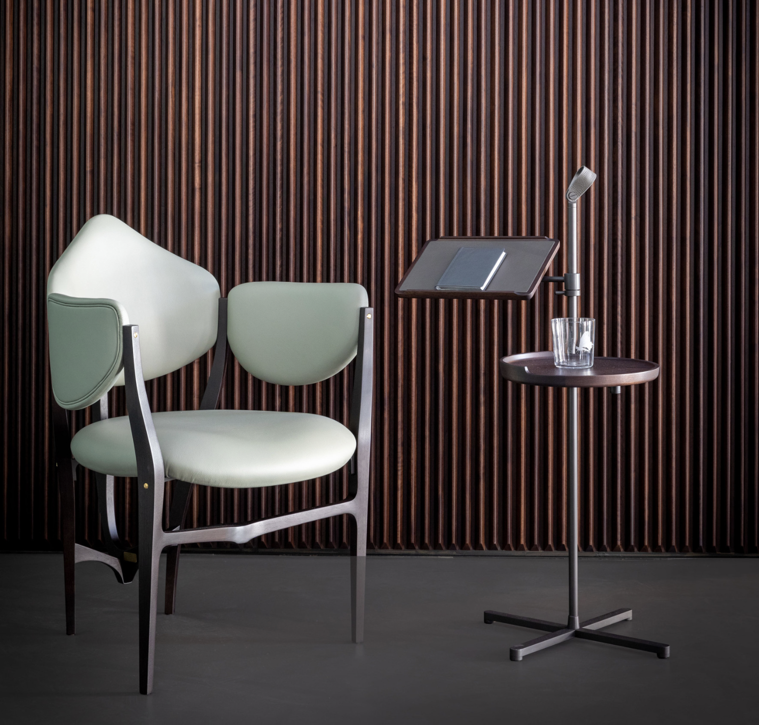 Stellage 52: الكرسي بذراعين الأيقوني