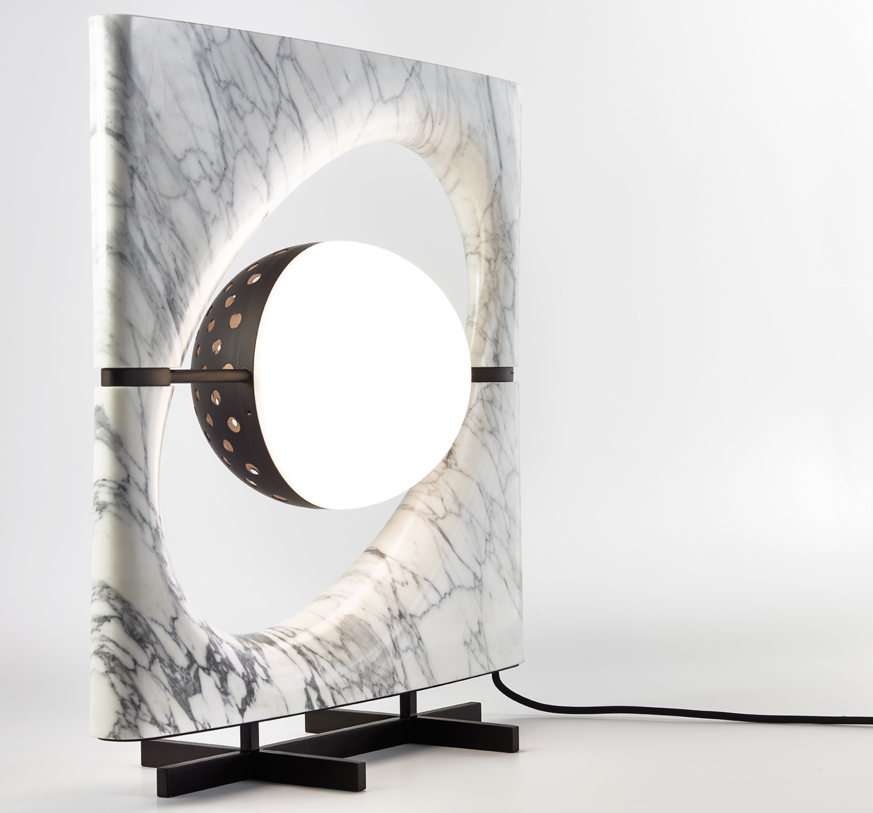 منحوتة Sun Ra المضيئة