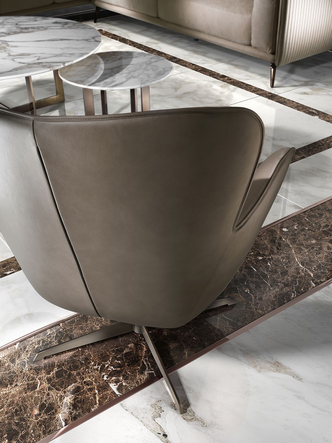 Элитное вращающееся кресло