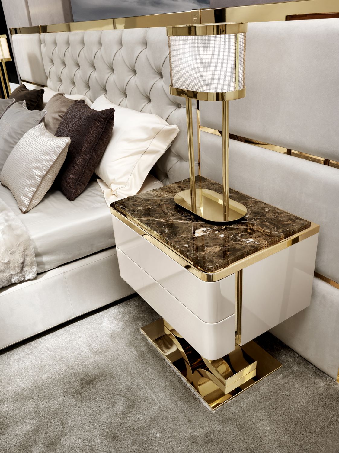 طاولة كنت الجانبية