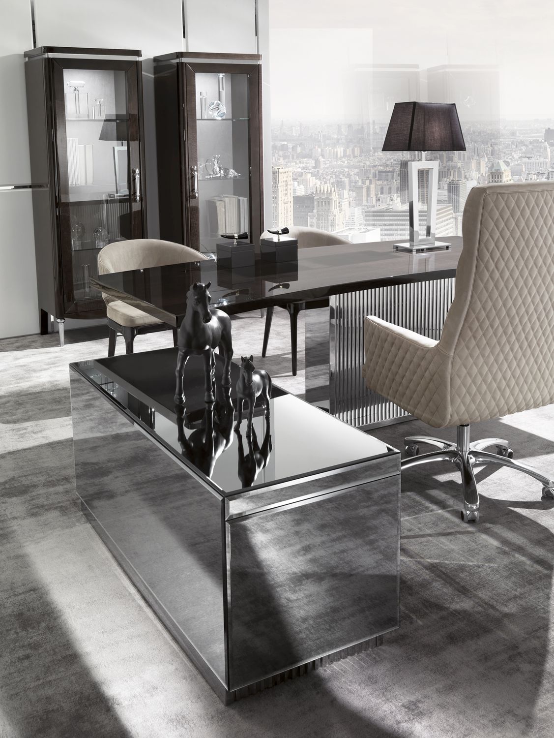 WINDSOR SWIVEL ARMCHAIR