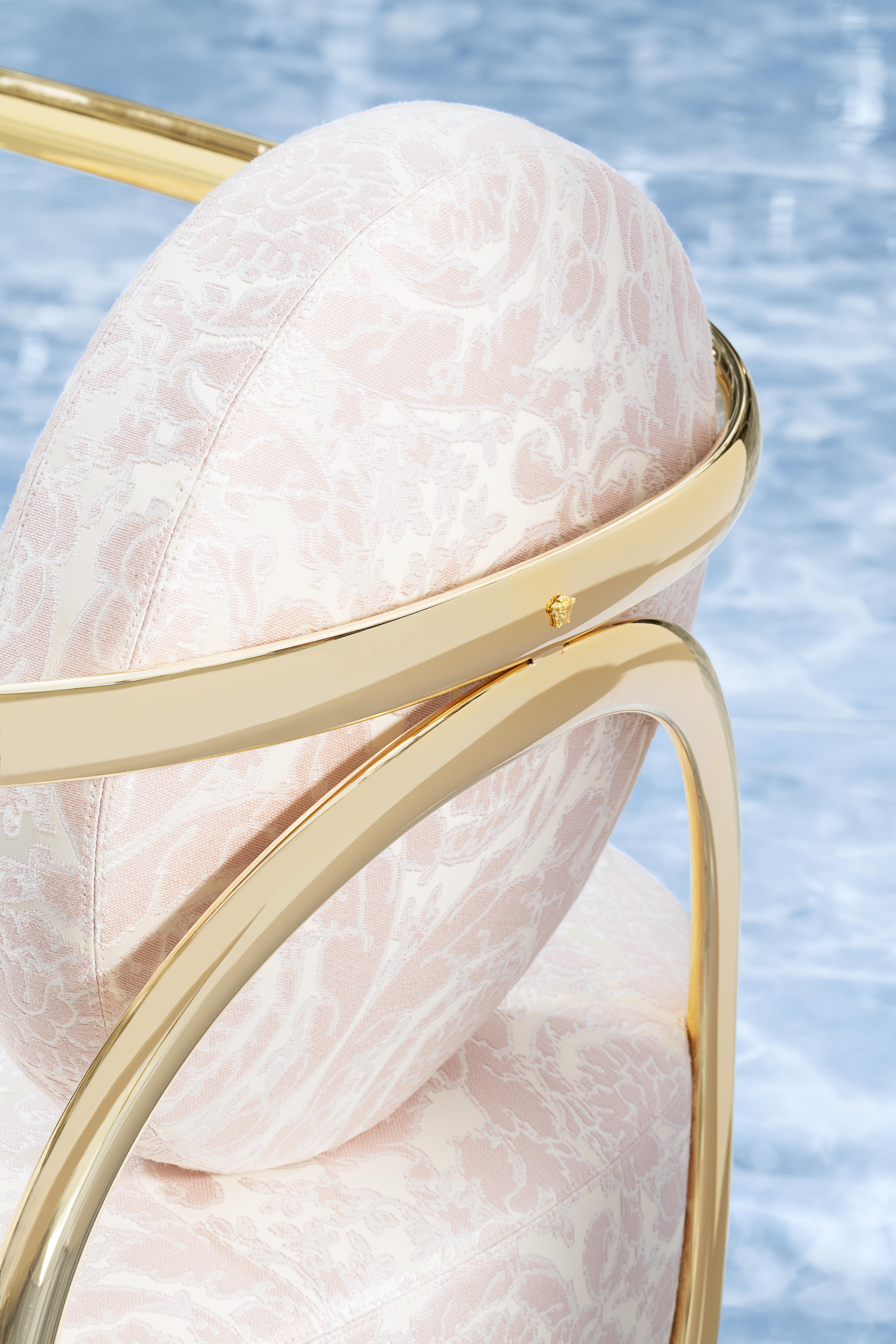 La Medusa round metal armchair