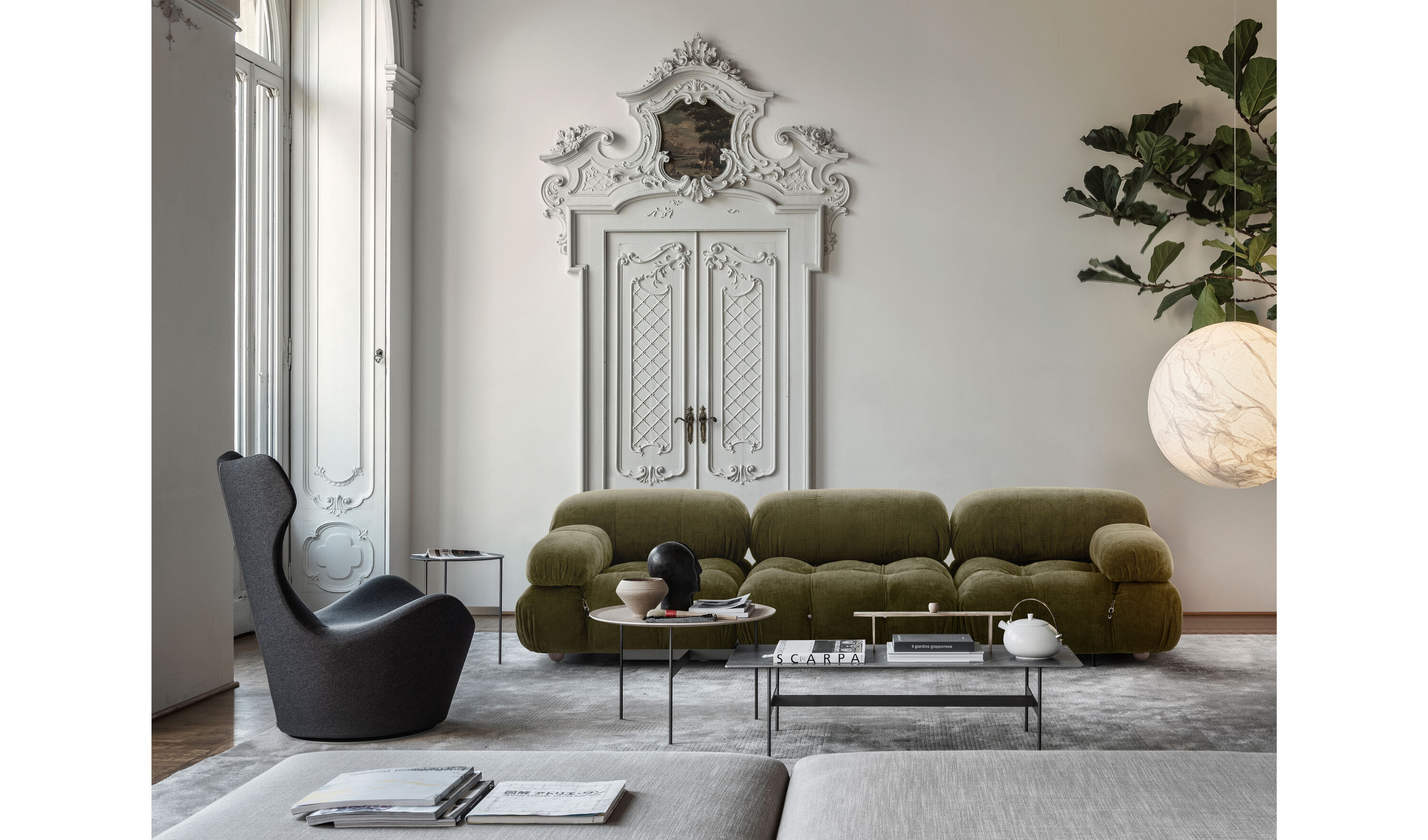Straight composition in a residential setting.