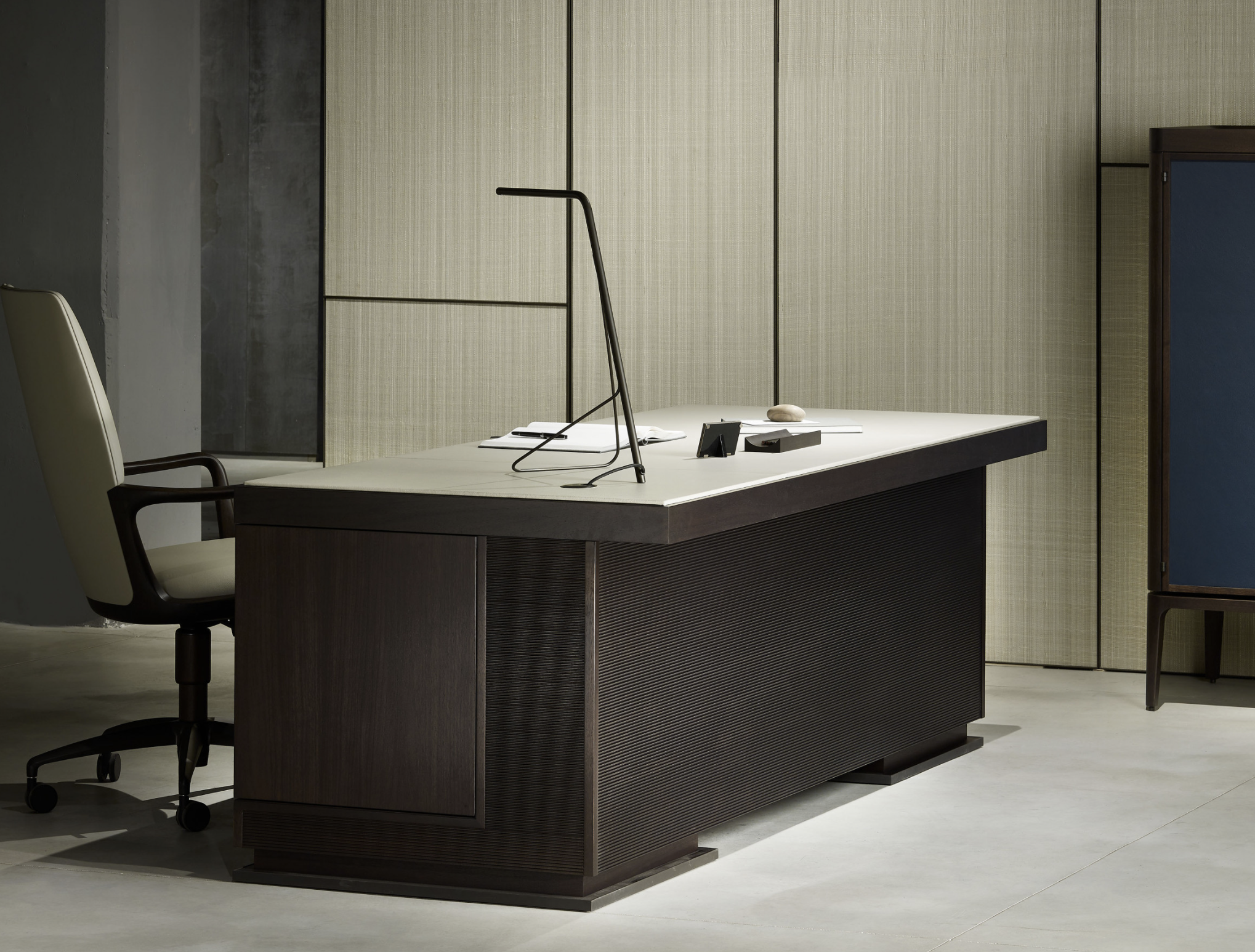 I.C.S. | Desk