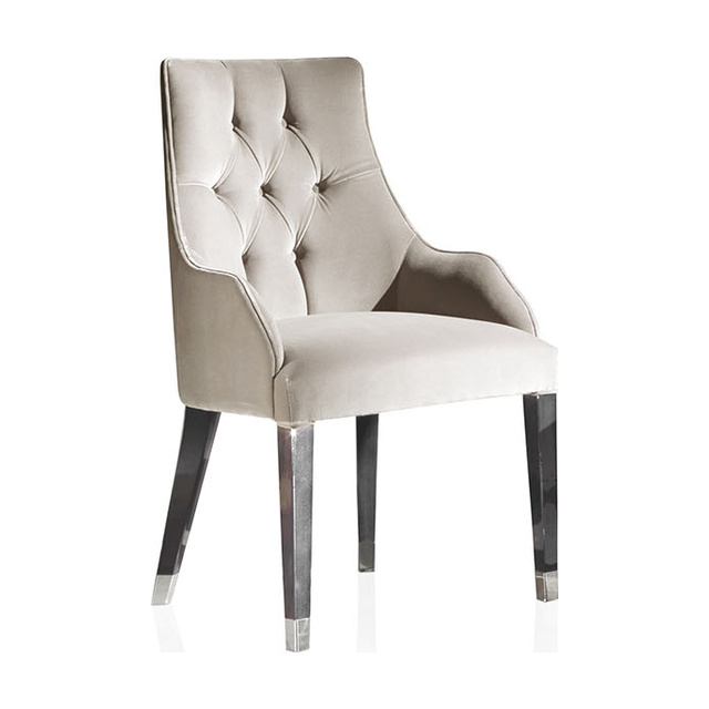 Byron capitonne armchair
