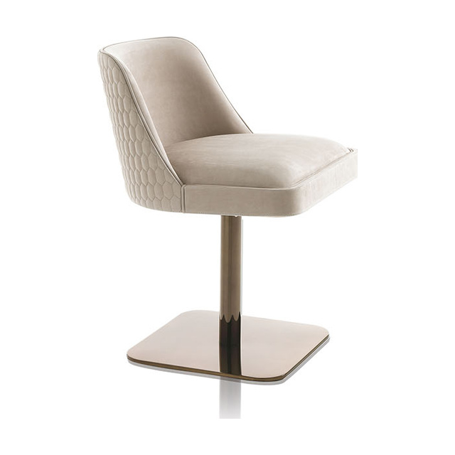 Elite swivel chair