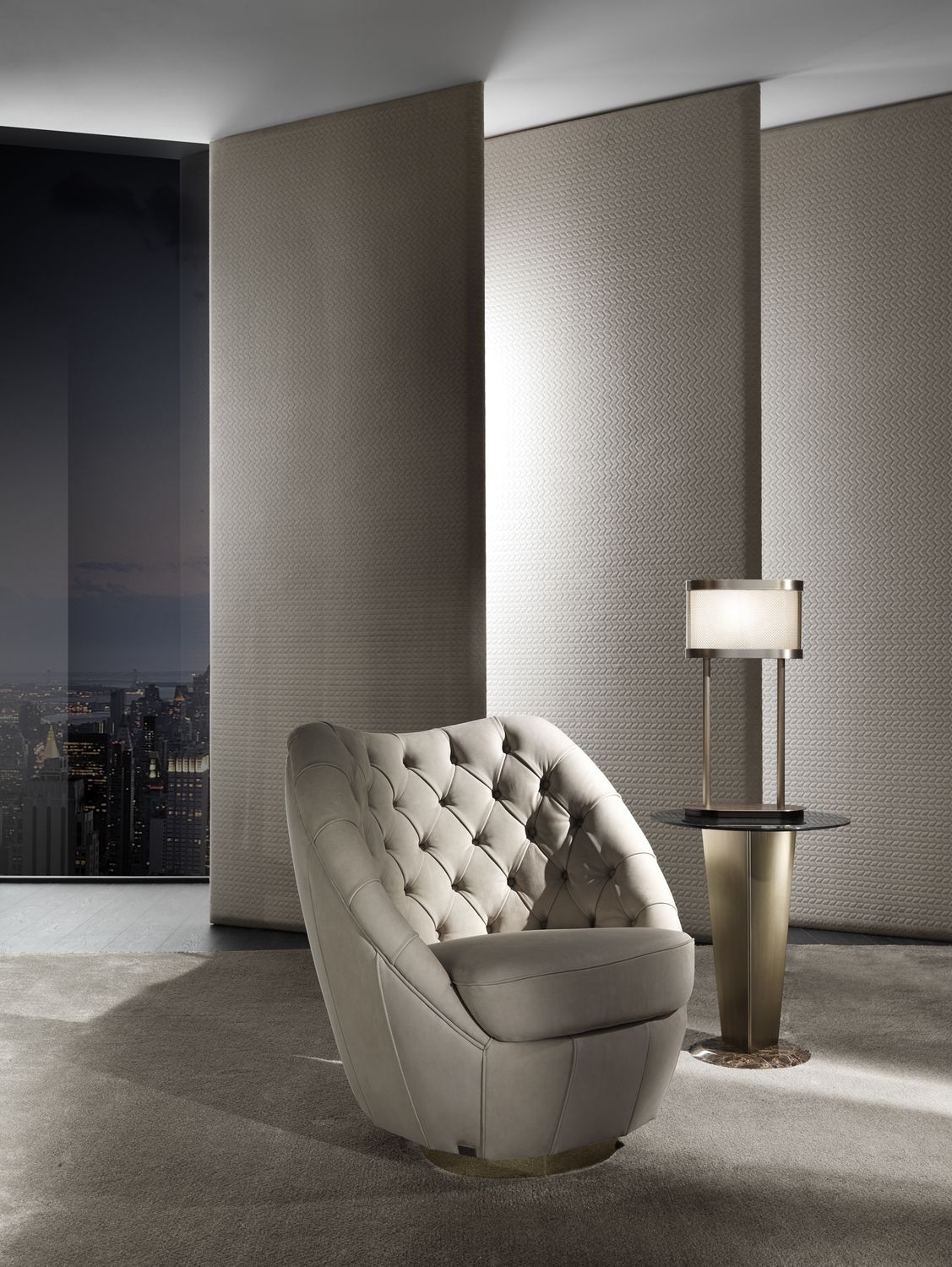 ROYAL CAPITONNE’ SWIVEL ARMCHAIR