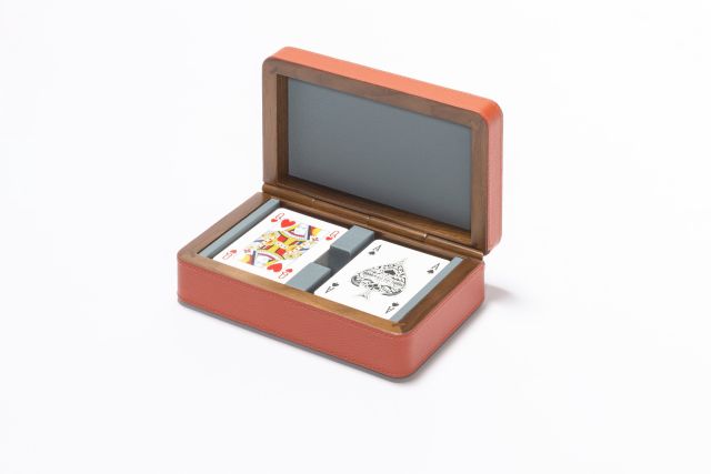 Коробка для игральных карт из кожи и ореха