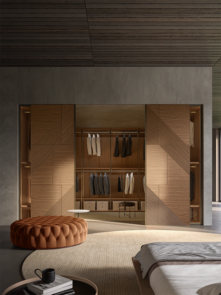 Antibes | Walk-in closet