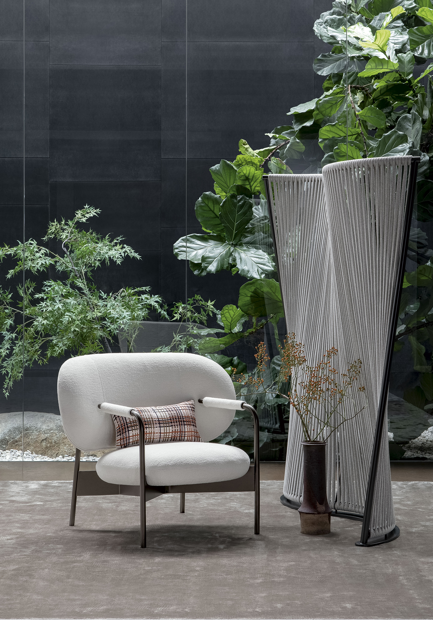 Cross lounge chair