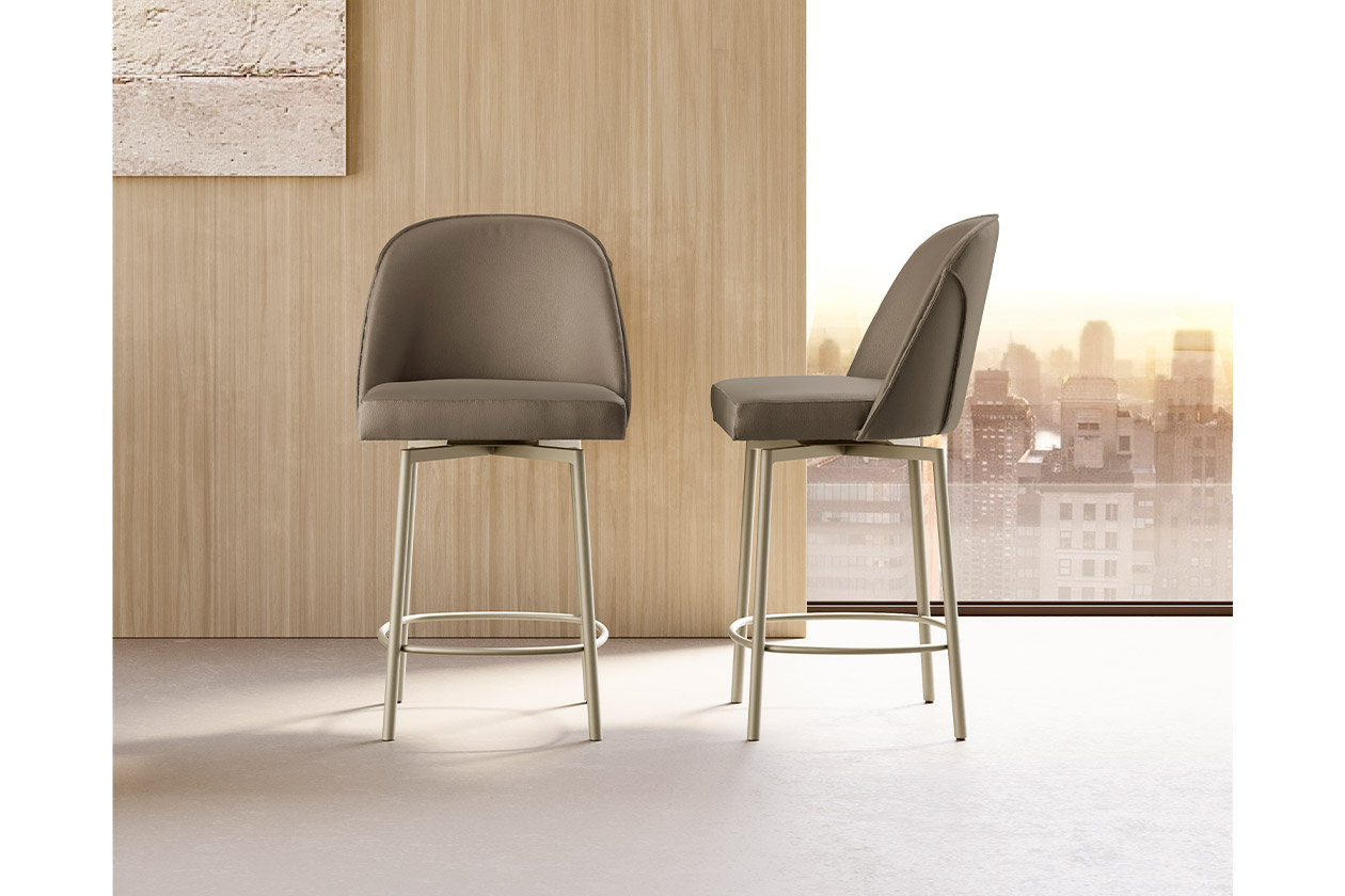MANTA STOOL 4 metal legs