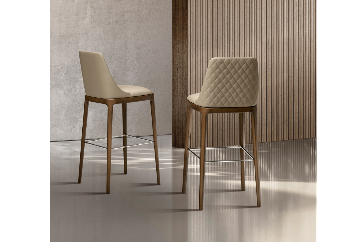 MAX DIAMOND STOOL wooden base