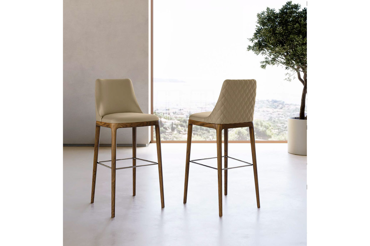 MAX STOOL wooden base