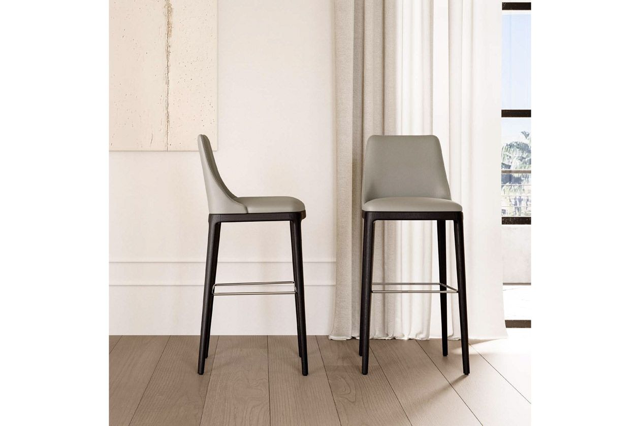 MAX STOOL wooden base