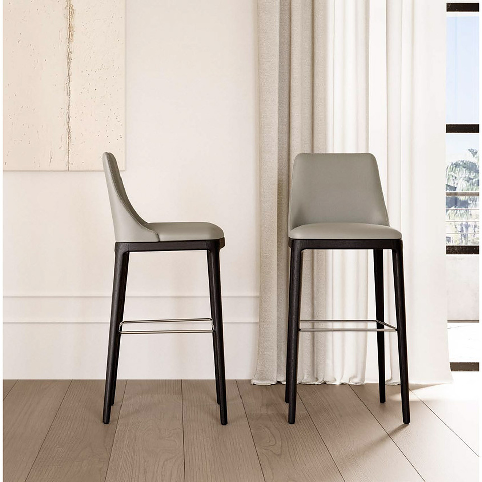MAX STOOL wooden base
