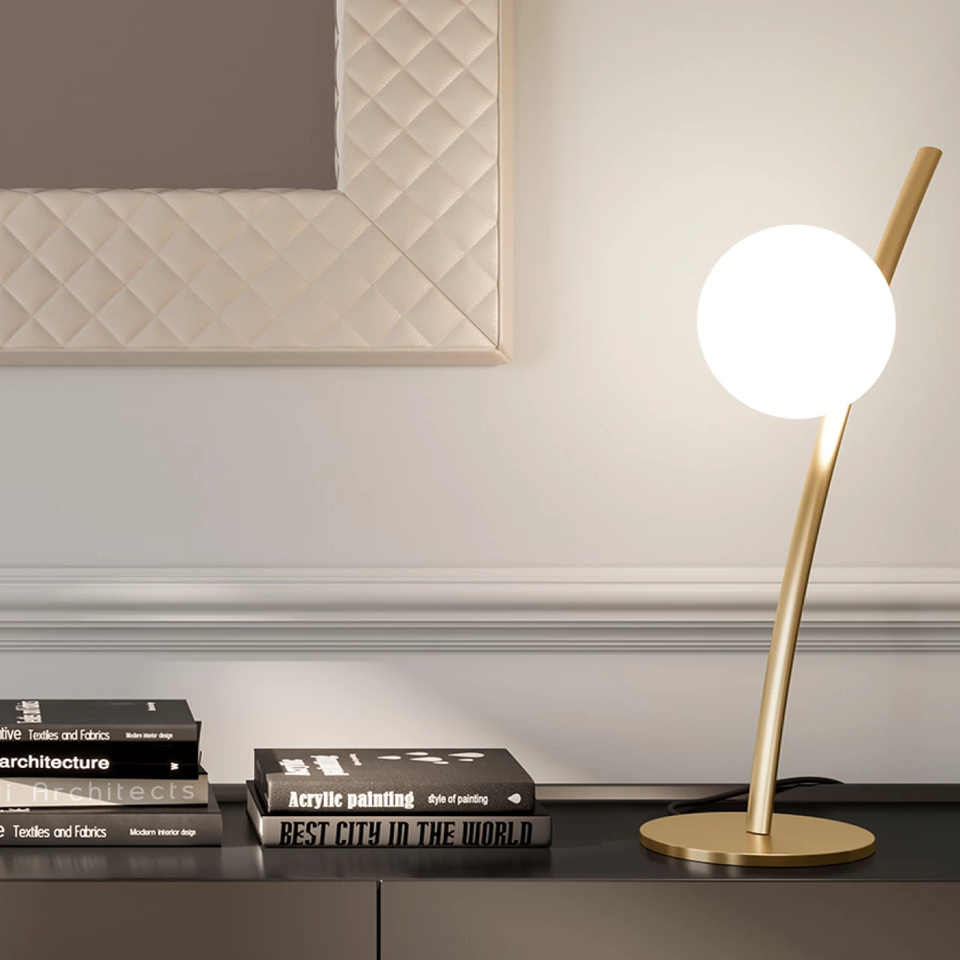 VIDA desk lamp