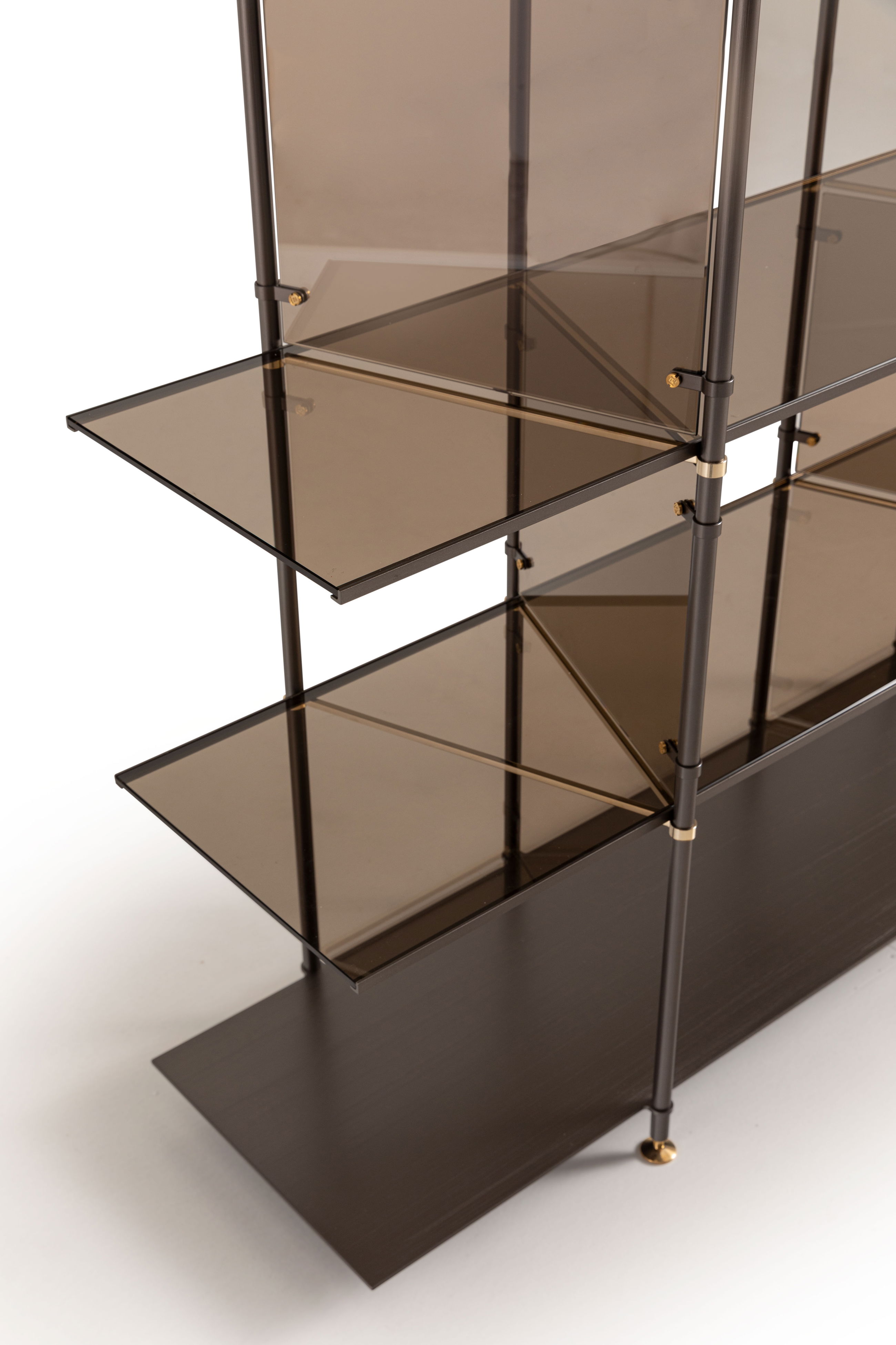 Arpeggio, bookshelf