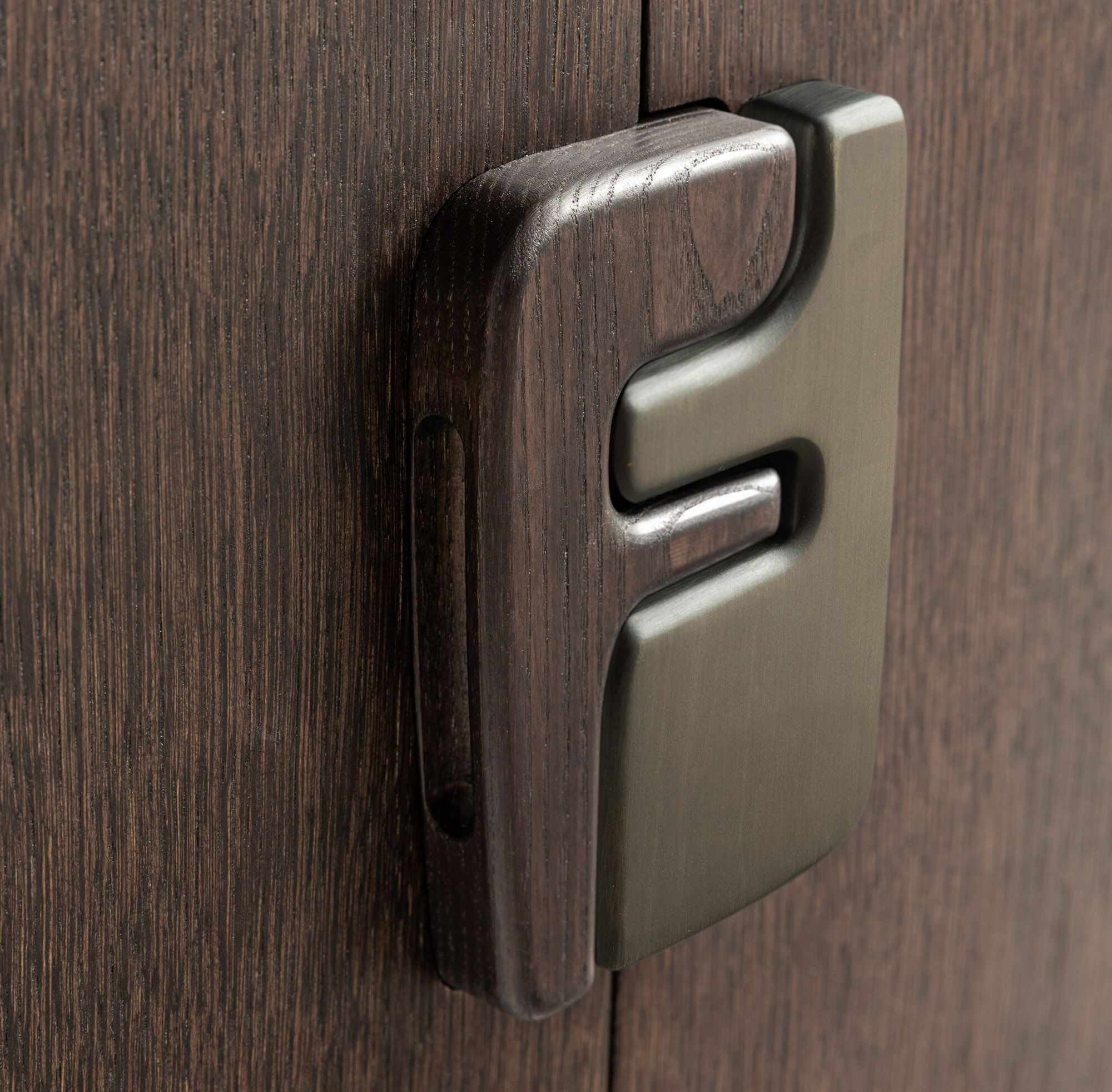 Efo, cabinet