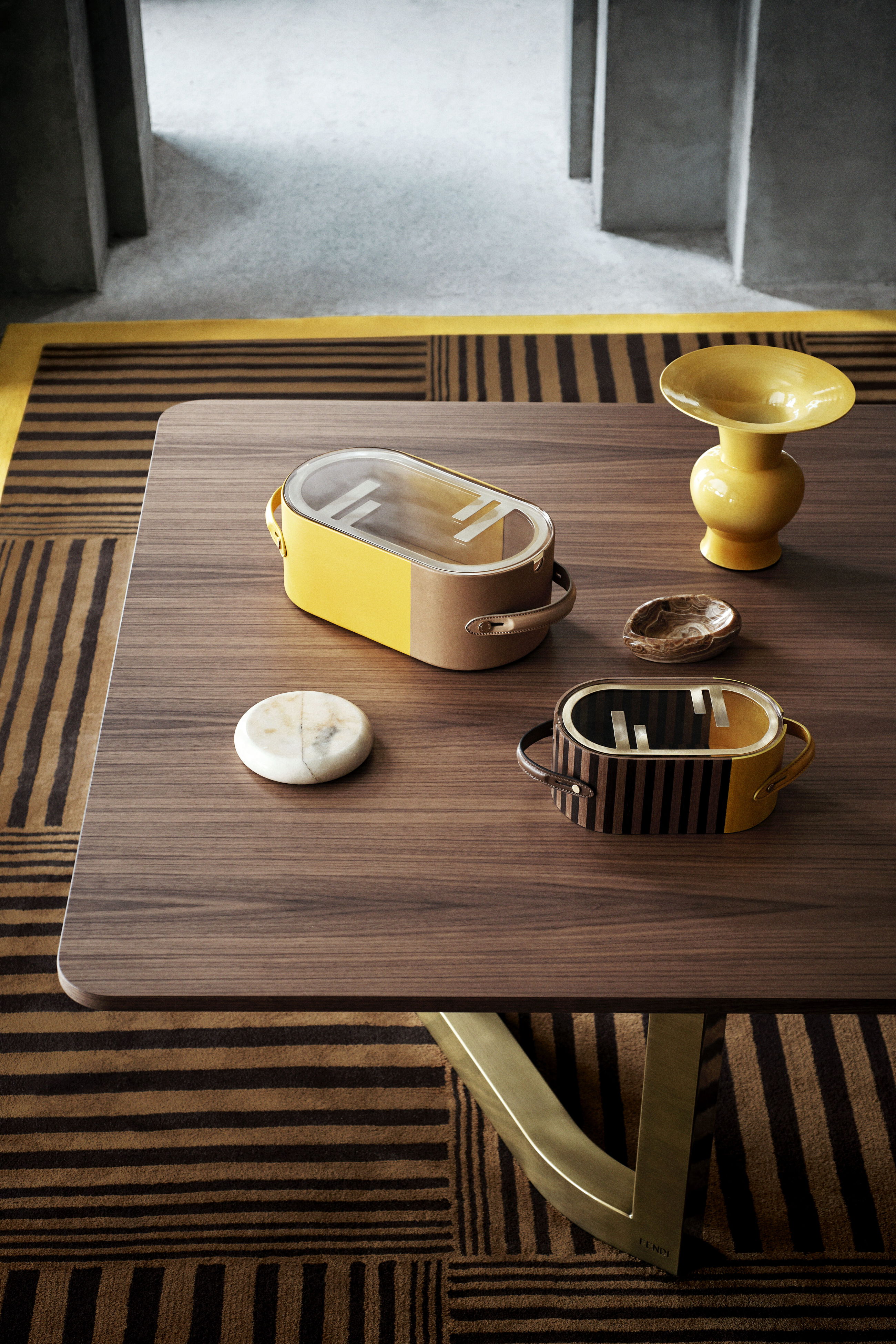 Ford, table