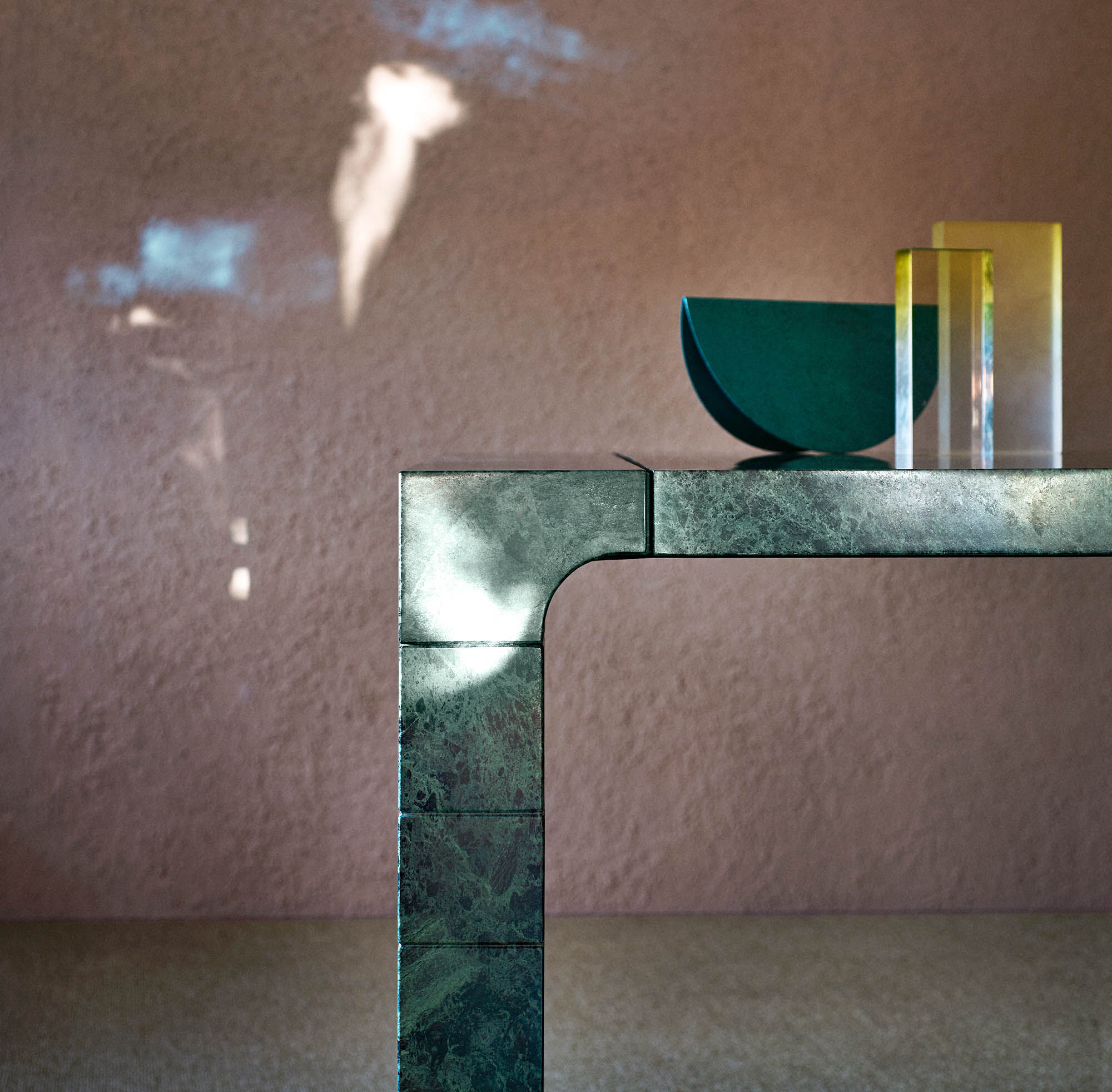 Petra, table