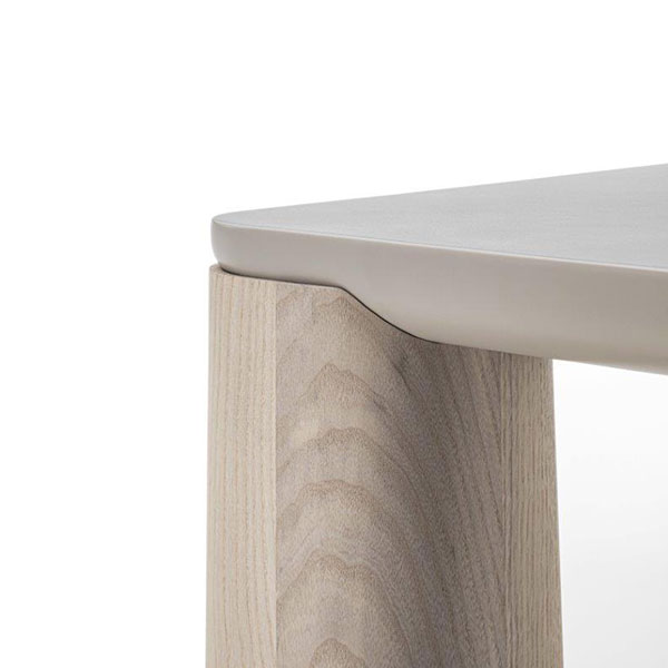 Eccentrico Side Table