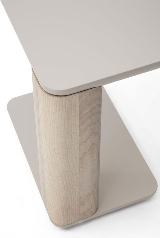 Eccentrico Side Table