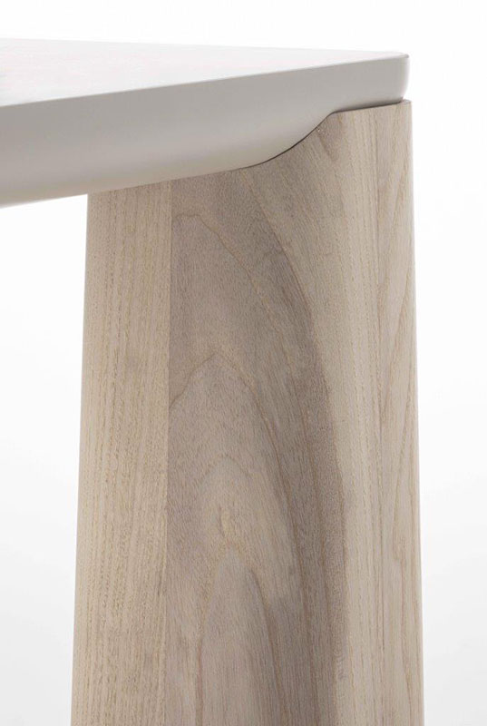 Eccentrico Side Table