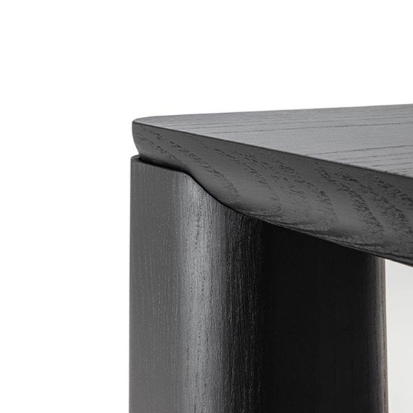 Eccentrico Table