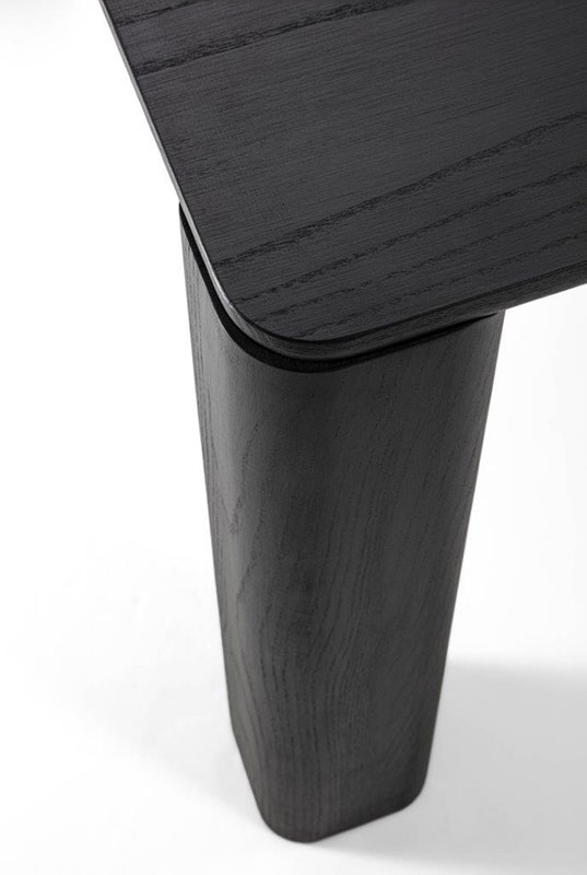 Eccentrico Table