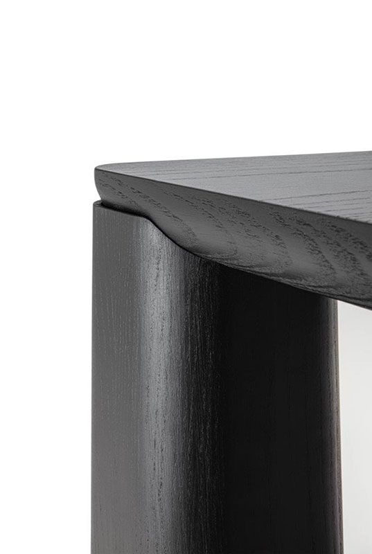 Eccentrico Table