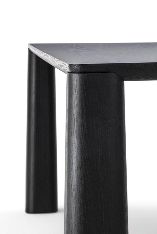 Eccentrico Table