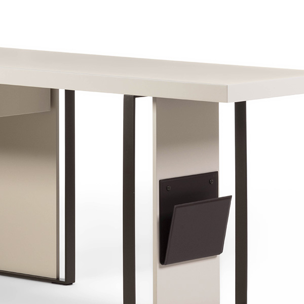 Kobe Desk