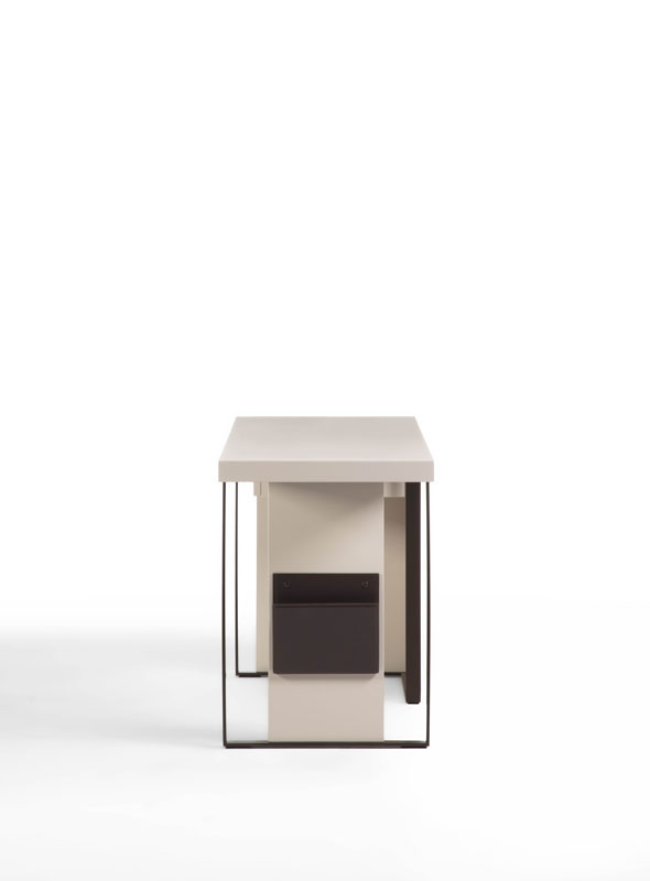 Kobe Desk