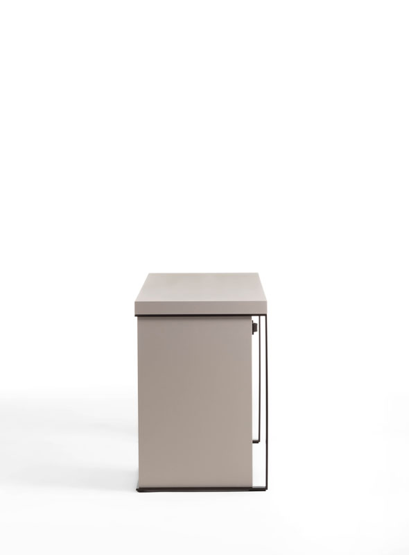Kobe Desk