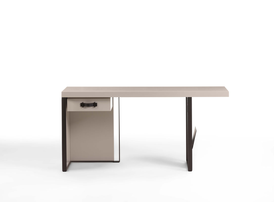 Kobe Desk