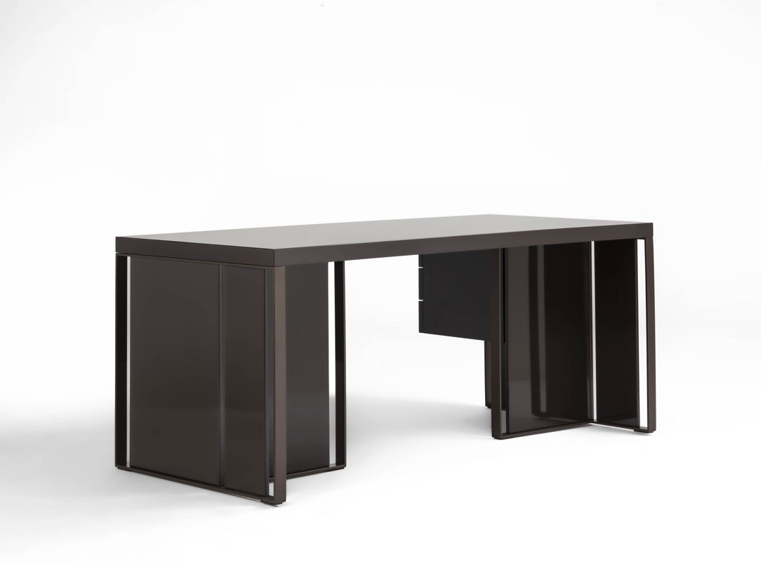 Kobe Desk