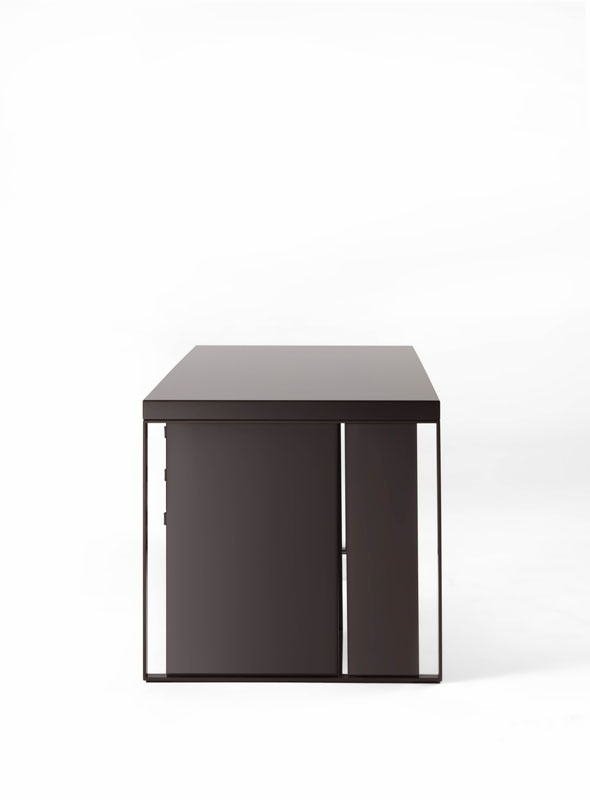Kobe Desk